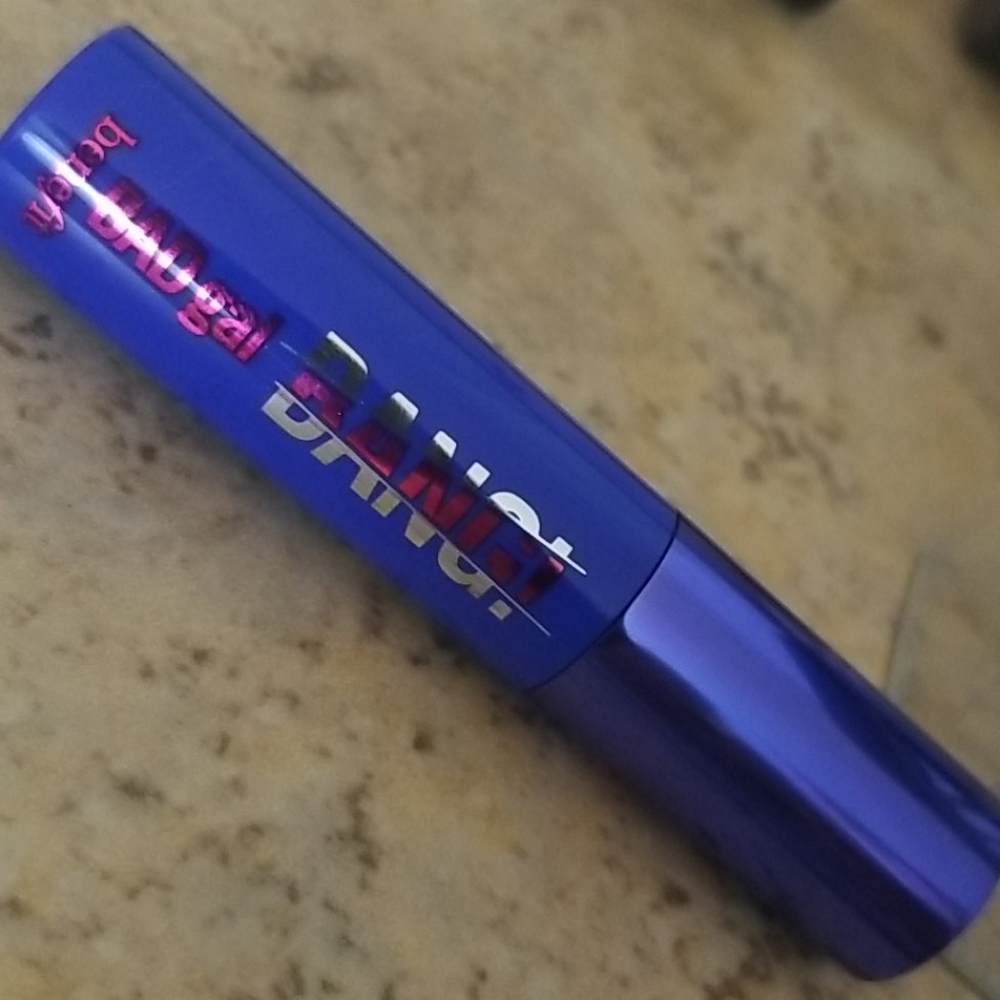 4/25 bundle item. benefit BADgal BANG mascara